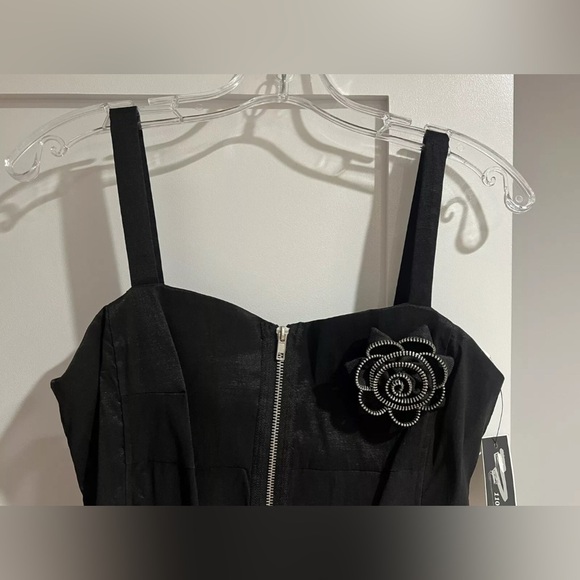 110 WEST Sexy Rose Zip Dress Black Size 4 NWT - Picture 3 of 6